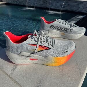 Brooks Hyperion Max 2